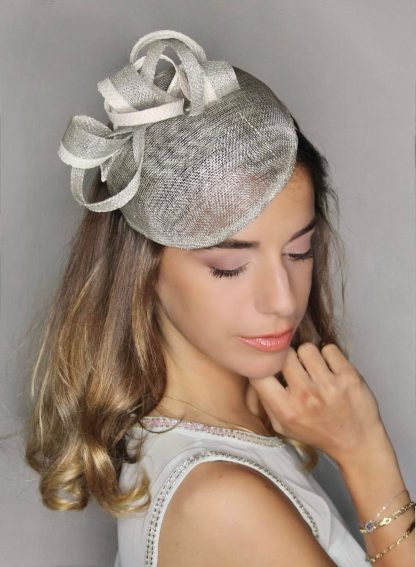 Fascinator Paglia Naturale Grigio perla con volute ed elastico - immagine 5