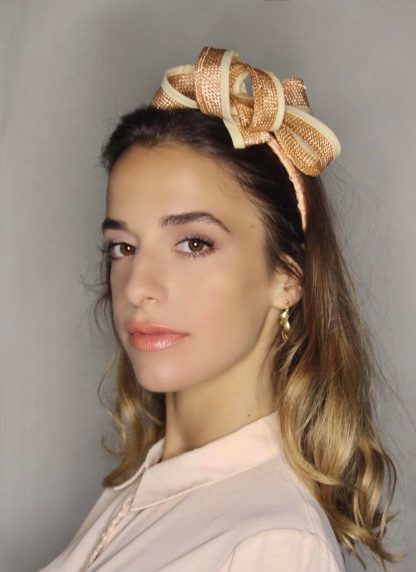 Fascinator Paglia Carta Pesca con decorazione e cerchietto - immagine 4