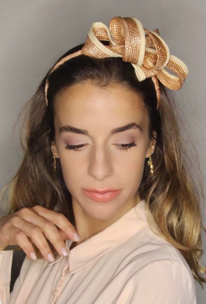 Fascinator Paglia Carta Pesca con decorazione e cerchietto - immagine 6